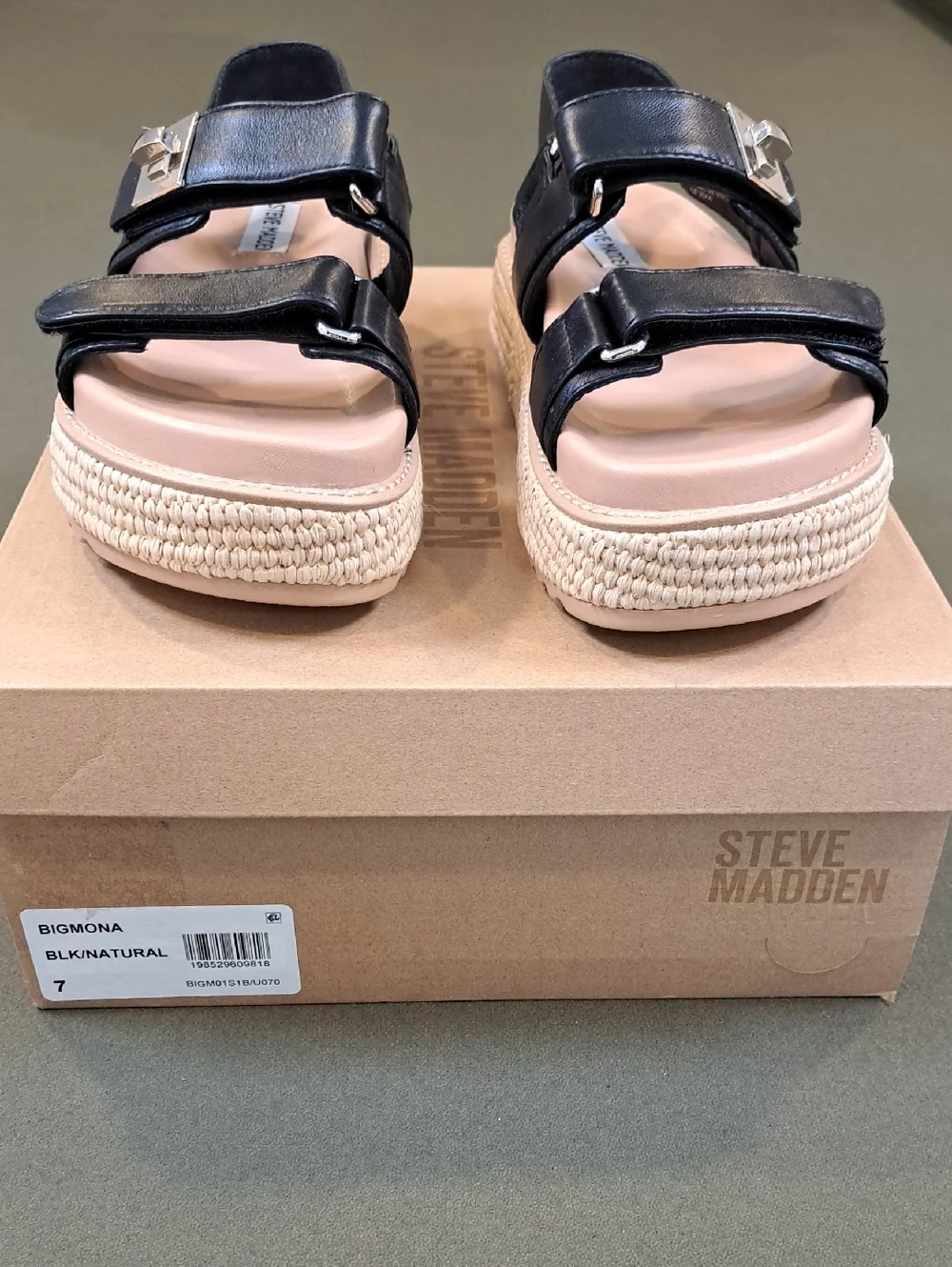 Steve Madden Bigmona Sandals - Color: Black Leather / Natural Raaffia - Size: 7 - Picture 3 of 9